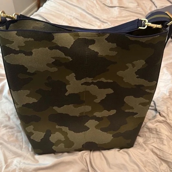 RARE! Rothy's Bucket Bag - Spruce Camo - Picture 3 of 3